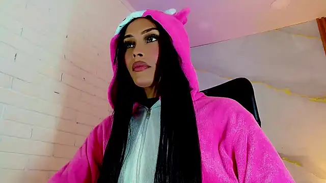 CoralineSweett online show from October 16, 2025, 3:29 am