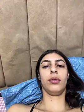 Snapshot of cristel_17 chatting on May 23, 2026, 2:32 pm cristel 17 online show from May 23, 2026, 2:32 pm