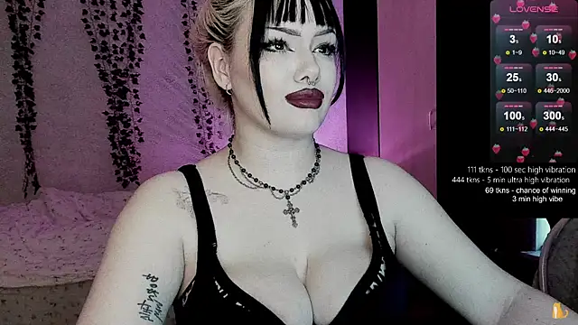 Snapshot of strawberry_elfcat chatting on March 30, 2026, 1:39 am strawberry elfcat online show from March 30, 2026, 1:39 am