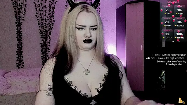 Snapshot of strawberry_elfcat chatting on May 30, 2026, 3:03 am strawberry elfcat online show from May 30, 2026, 3:03 am
