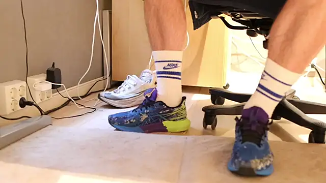 SneakerMaster  online show from July 29, 2026, 6:11 am