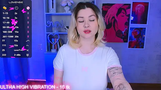 cutie mili online show from March 15, 2025, 5:52 am