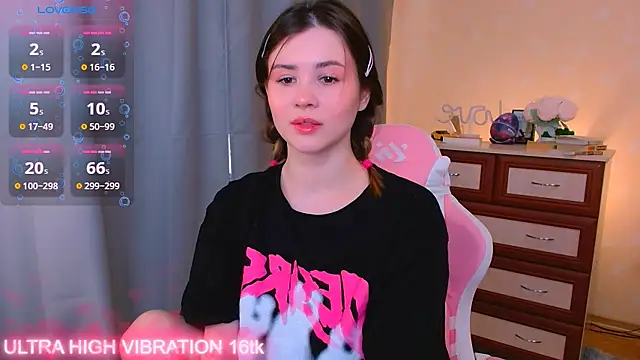 cutie mili online show from October 19, 2025, 7:09 am