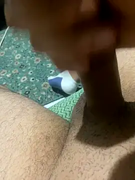 Snapshot of azginnn35 chatting on October 8, 2025, 12:30 am azginnn35 online show from October 8, 2025, 12:30 am