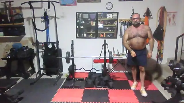 Snapshot of chainjulious chatting on May 4, 2026, 1:18 pm chainjulious online show from May 4, 2026, 1:18 pm