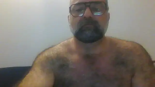 Snapshot of chainjulious chatting on May 12, 2026, 11:18 am chainjulious online show from May 12, 2026, 11:18 am