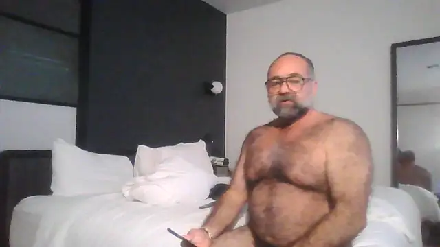 Snapshot of chainjulious chatting on May 15, 2026, 1:01 am chainjulious online show from May 15, 2026, 1:01 am