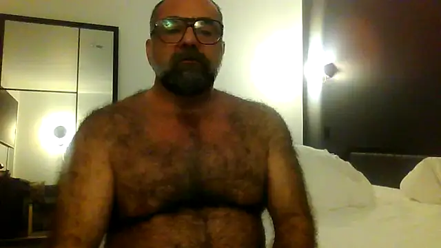 Snapshot of chainjulious chatting on June 4, 2026, 10:32 am chainjulious online show from June 4, 2026, 10:32 am