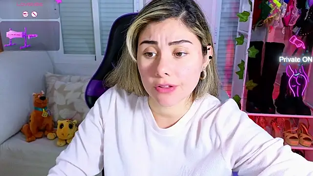 Snapshot of Tawny_cox chatting on February 3, 2025, 3:27 pm Tawny cox online show from February 3, 2025, 3:27 pm