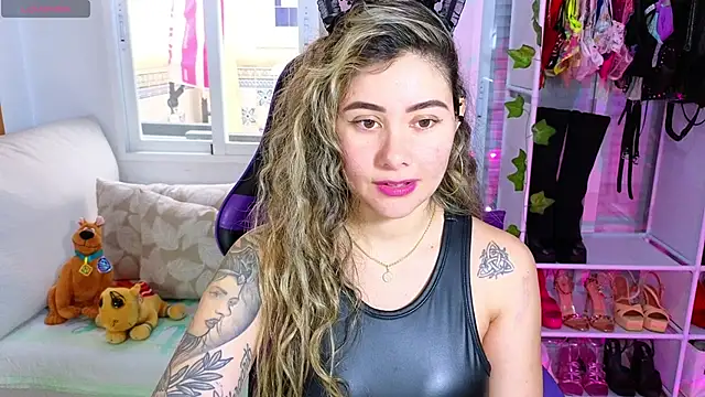 Snapshot of Tawny_cox chatting on February 22, 2025, 12:29 pm Tawny cox online show from February 22, 2025, 12:29 pm