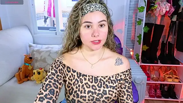 Snapshot of Tawny_cox chatting on February 27, 2025, 1:28 pm Tawny cox online show from February 27, 2025, 1:28 pm