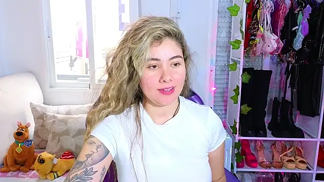 Snapshot of Tawny_cox chatting on March 4, 2025, 1:17 pm Tawny cox online show from March 4, 2025, 1:17 pm