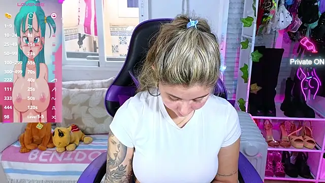 Snapshot of Tawny_cox chatting on March 7, 2025, 4:33 pm Tawny cox online show from March 7, 2025, 4:33 pm