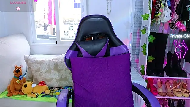 Snapshot of Tawny_cox chatting on March 12, 2025, 2:23 pm Tawny cox online show from March 12, 2025, 2:23 pm