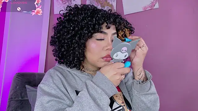 Snapshot of foxxy-lov3 chatting on May 25, 2026, 1:39 pm foxxy-lov3 online show from May 25, 2026, 1:39 pm