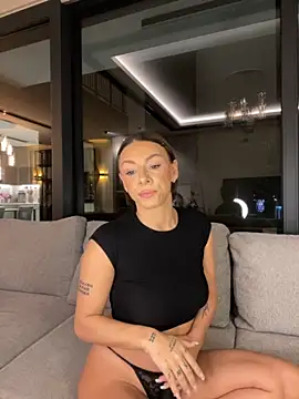 Snapshot of SexOnMyLvL chatting on October 24, 2025, 8:27 pm SexOnMyLvL online show from October 24, 2025, 8:27 pm