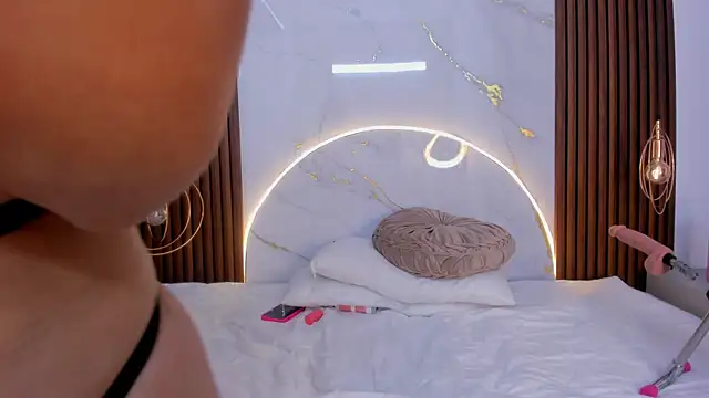 Snapshot of danisaenz_ chatting on December 28, 2024, 7:43 pm danisaenz online show from December 28, 2024, 7:43 pm