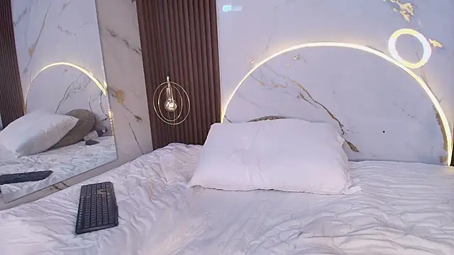 Snapshot of danisaenz_ chatting on February 20, 2025, 8:58 pm danisaenz online show from February 20, 2025, 8:58 pm