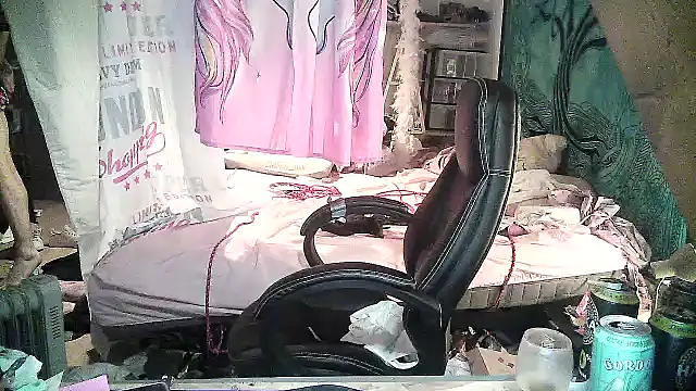 Snapshot of Ombeline1 chatting on February 15, 2025, 9:26 pm Ombeline1 online show from February 15, 2025, 9:26 pm