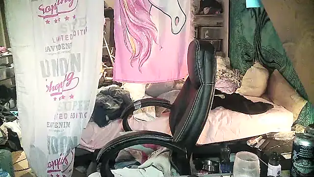 Snapshot of Ombeline1 chatting on February 23, 2025, 6:56 pm Ombeline1 online show from February 23, 2025, 6:56 pm