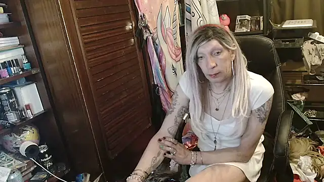 Ombeline1 online show from April 15, 2026, 1:12 am