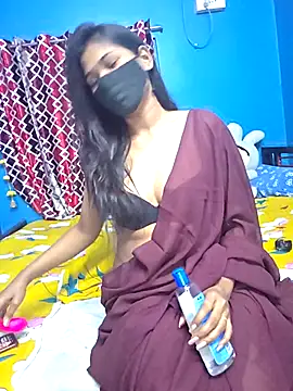 Snapshot of Triha_18 chatting on November 29, 2025, 3:04 pm Triha 18 online show from November 29, 2025, 3:04 pm