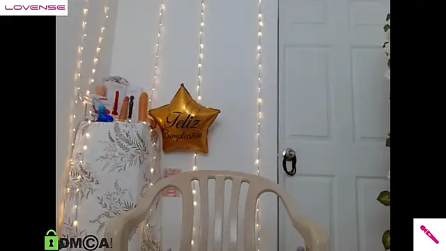 Snapshot of Hot_Candy_ chatting on March 11, 2025, 1:23 pm Hot Candy online show from March 11, 2025, 1:23 pm