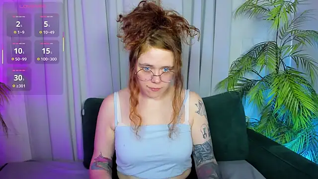 SophiePure online show from October 5, 2025, 8:29 pm