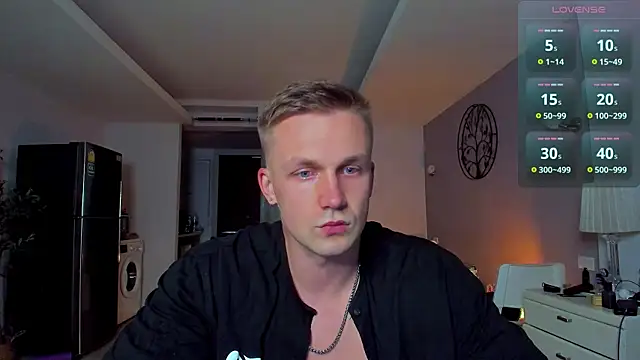 Snapshot of Samuel_Andrew chatting on May 9, 2026, 8:08 am Samuel Andrew online show from May 9, 2026, 8:08 am
