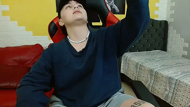 isabeautyx19 online show from November 25, 2025, 3:28 am