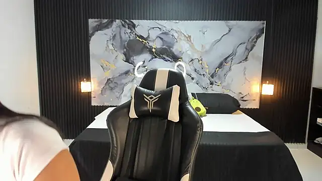 Ivy 16 online show from March 20, 2025, 12:00 pm