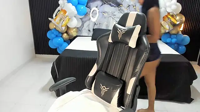 Ivy 16 online show from October 10, 2025, 12:04 pm