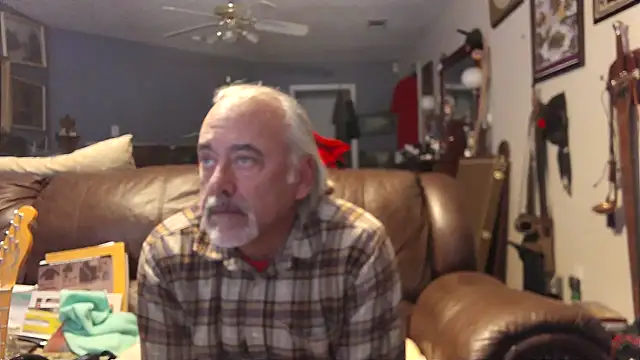 Snapshot of PincheDave4u chatting on January 9, 2025, 11:13 pm PincheDave4u online show from January 9, 2025, 11:13 pm