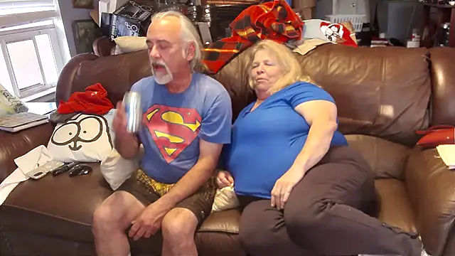 Snapshot of PincheDave4u chatting on February 26, 2025, 11:48 pm PincheDave4u online show from February 26, 2025, 11:48 pm