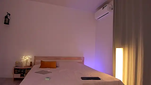 Snapshot of loove_melody chatting on October 15, 2025, 5:57 pm loove melody online show from October 15, 2025, 5:57 pm