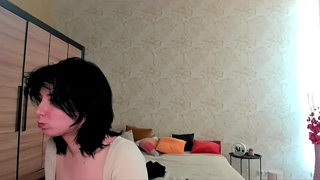 JulisSweet online show from February 9, 2025, 12:19 pm