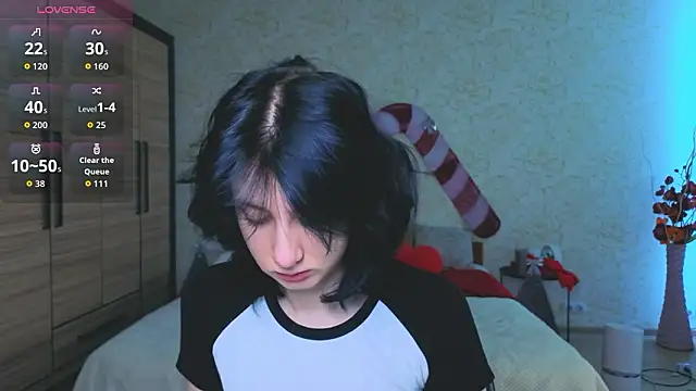 JulisSweet online show from February 8, 2026, 8:29 am