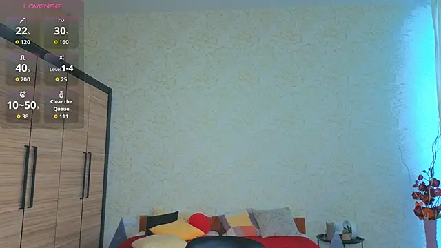 JulisSweet online show from February 14, 2026, 8:00 am