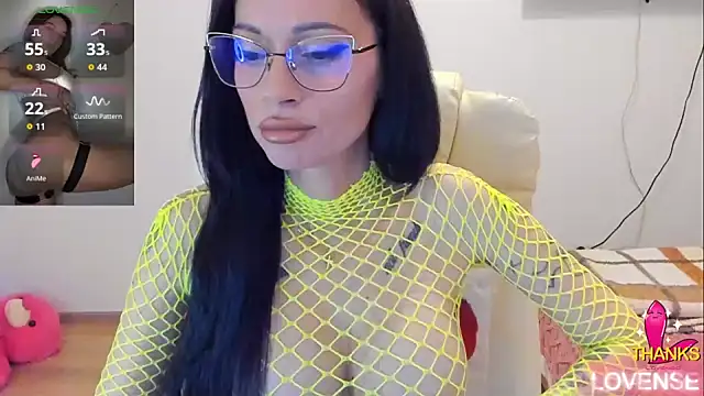 Snapshot of kissnicol32 chatting on May 9, 2026, 4:12 pm kissnicol32 online show from May 9, 2026, 4:12 pm
