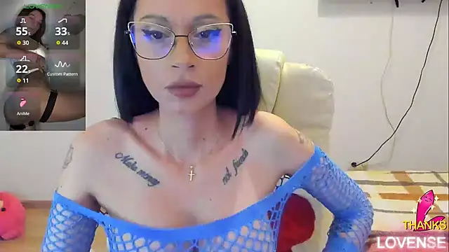 Snapshot of kissnicol32 chatting on May 13, 2026, 4:15 pm kissnicol32 online show from May 13, 2026, 4:15 pm
