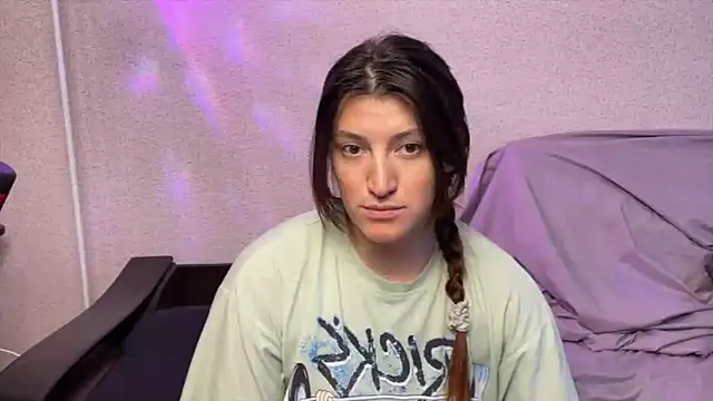 Katrin  kiss online show from June 1, 2026, 1:35 pm