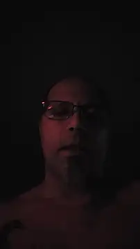 Snapshot of KrazyLegz chatting on February 4, 2026, 4:07 am KrazyLegz online show from February 4, 2026, 4:07 am