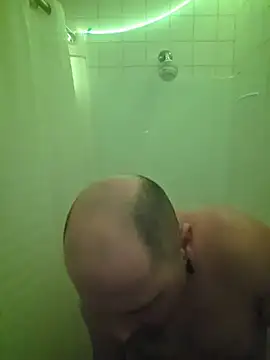 Snapshot of KrazyLegz chatting on February 18, 2026, 3:02 am KrazyLegz online show from February 18, 2026, 3:02 am