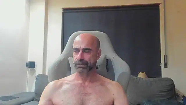 Snapshot of Bicopflirt chatting on October 30, 2025, 12:45 am Bicopflirt online show from October 30, 2025, 12:45 am