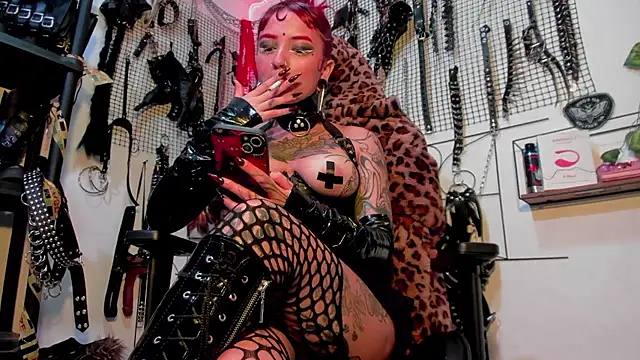 Agatha BDSM online show from December 30, 2024, 10:23 pm