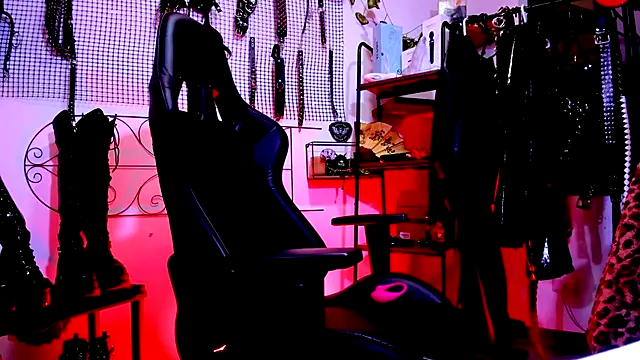 Agatha BDSM online show from November 7, 2025, 8:42 pm