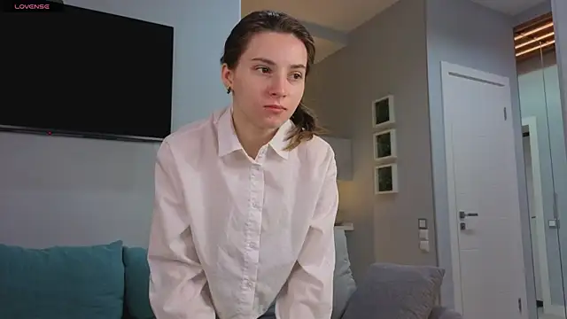 DonnaBurkee online show from October 25, 2025, 4:09 am