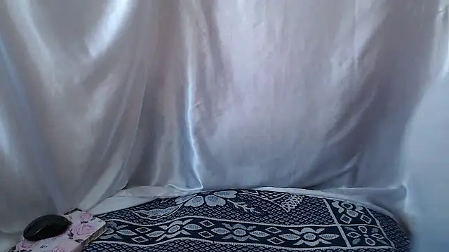 Burberrry  online show from January 17, 2026, 7:02 am