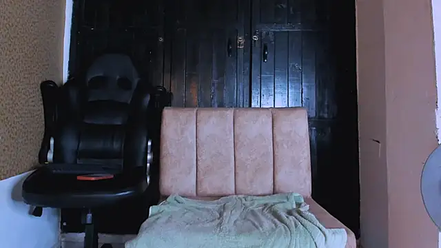 Snapshot of naugthy_dominant chatting on January 13, 2025, 12:35 pm naugthy dominant online show from January 13, 2025, 12:35 pm