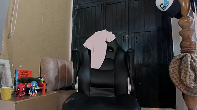 Snapshot of naugthy_dominant chatting on January 18, 2025, 4:42 pm naugthy dominant online show from January 18, 2025, 4:42 pm